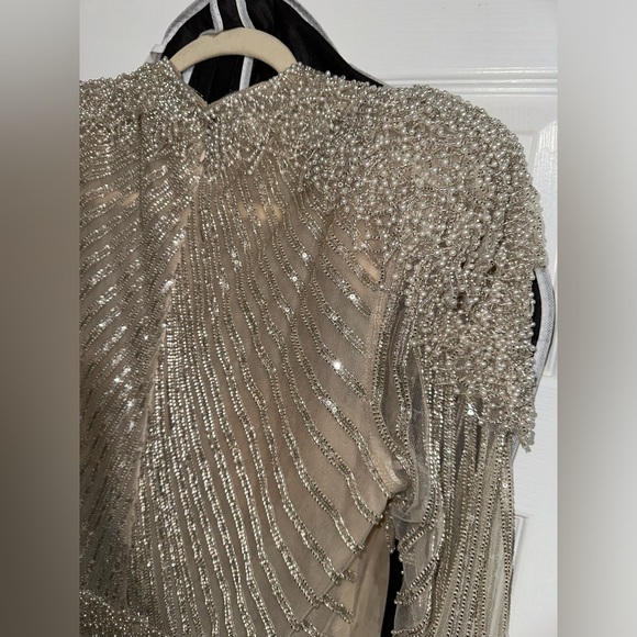 Beautiful size 12 gown worn only for one hour. - Picture 3 of 6